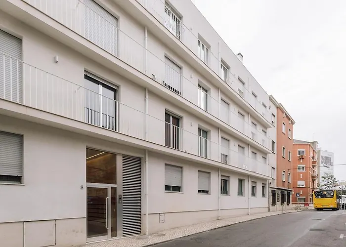 Comporta - 1 Bedroom And Parking In Parque Nacoes דירה