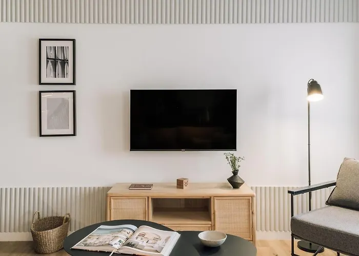 Comporta - 1 Bedroom And Parking In Parque Nacoes ליסבון